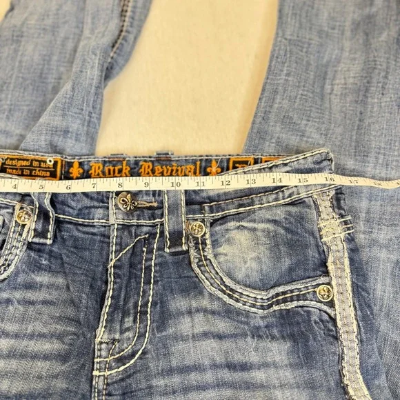 Mens rock revival Jeans Straight Leg Embellished Detail Blue Wash Size 32x30 Y2K